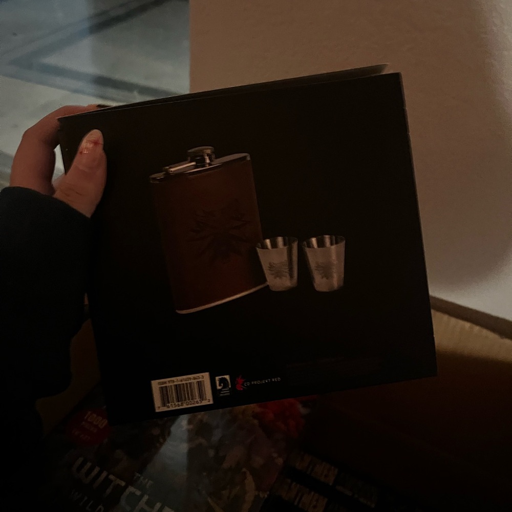 The Witcher Wild Hunt Collectible Box - Picture 2 of 2